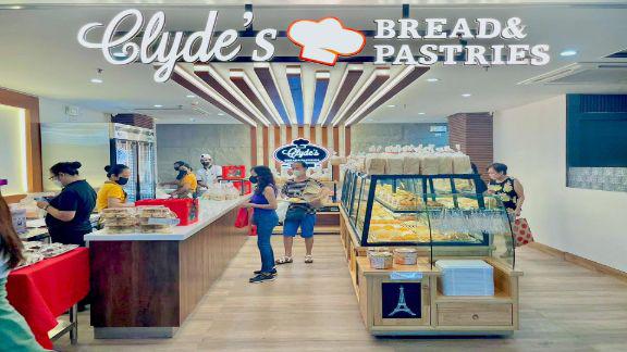 New Store: Clyde’s Bread &amp; Pastries-280