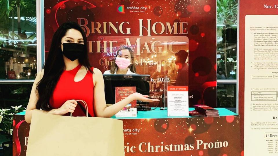 Araneta City offers freebies, promos for Christmas shoppers
